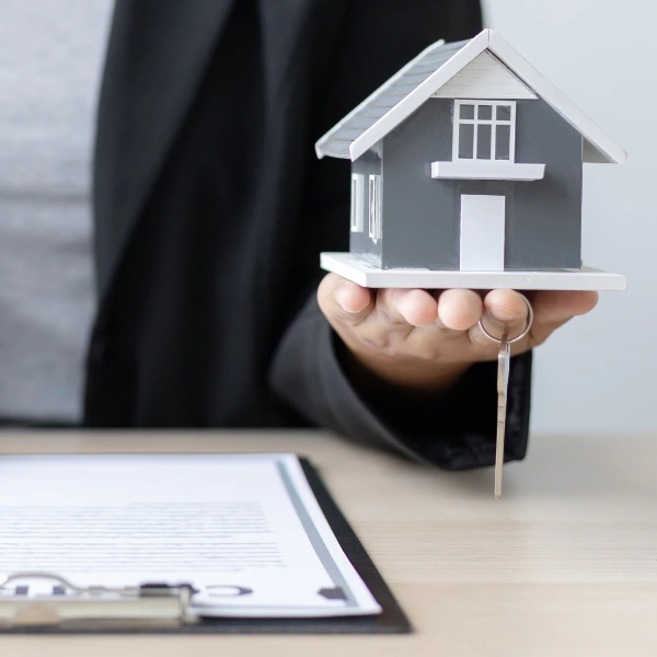 Huis verkopen met Elyanor Karapetyan Remax makelaar.webp